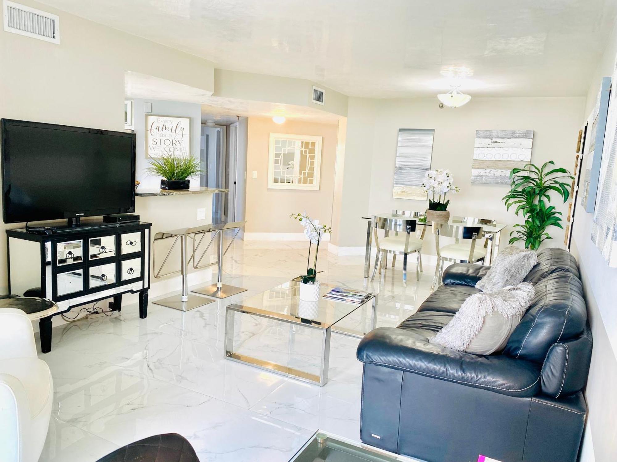 Apartment Ocean Bay Views 2bdr 2bath Parking *