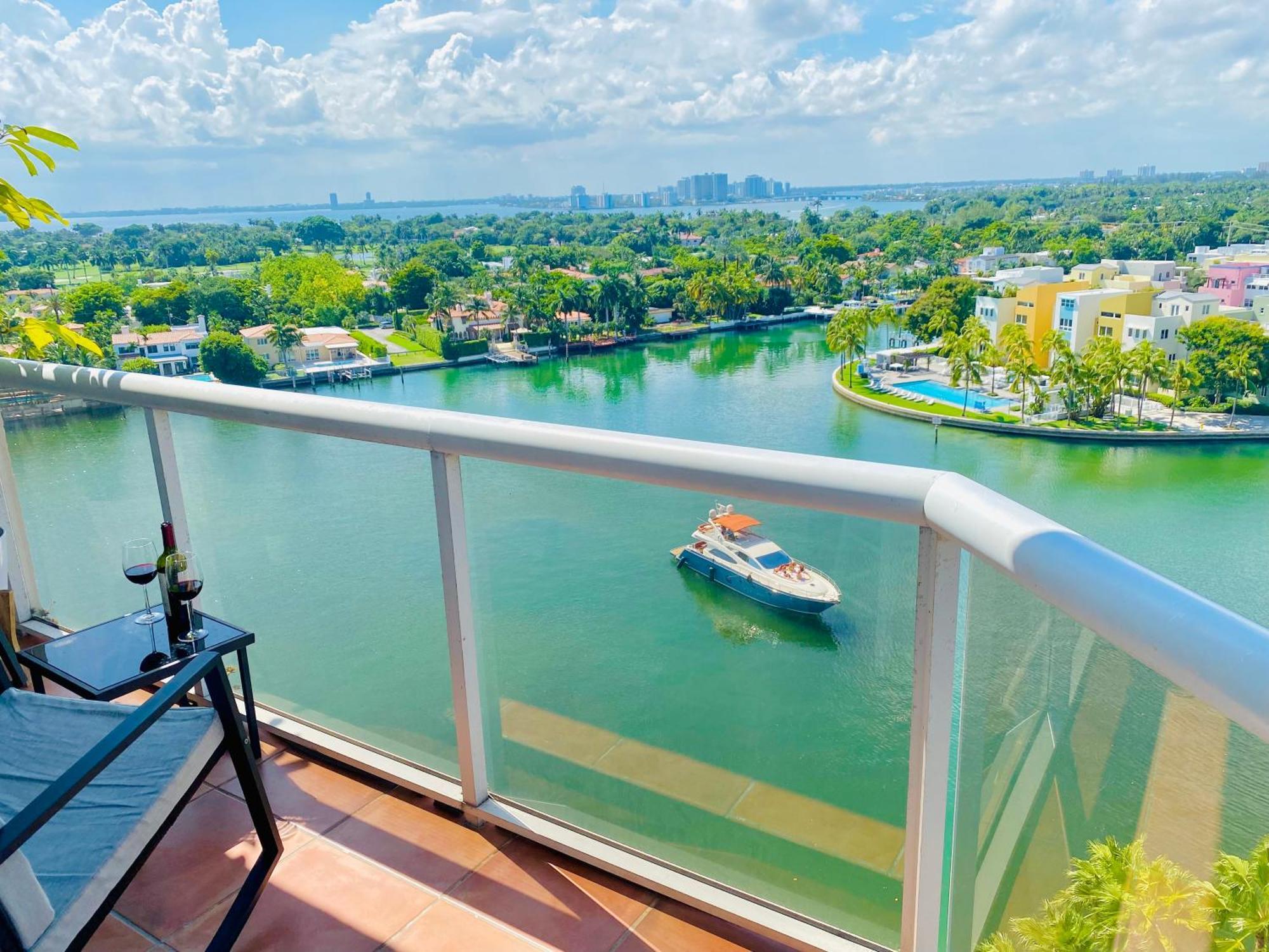 Ocean Bay Views 2bdr 2bath Parking Apartment
