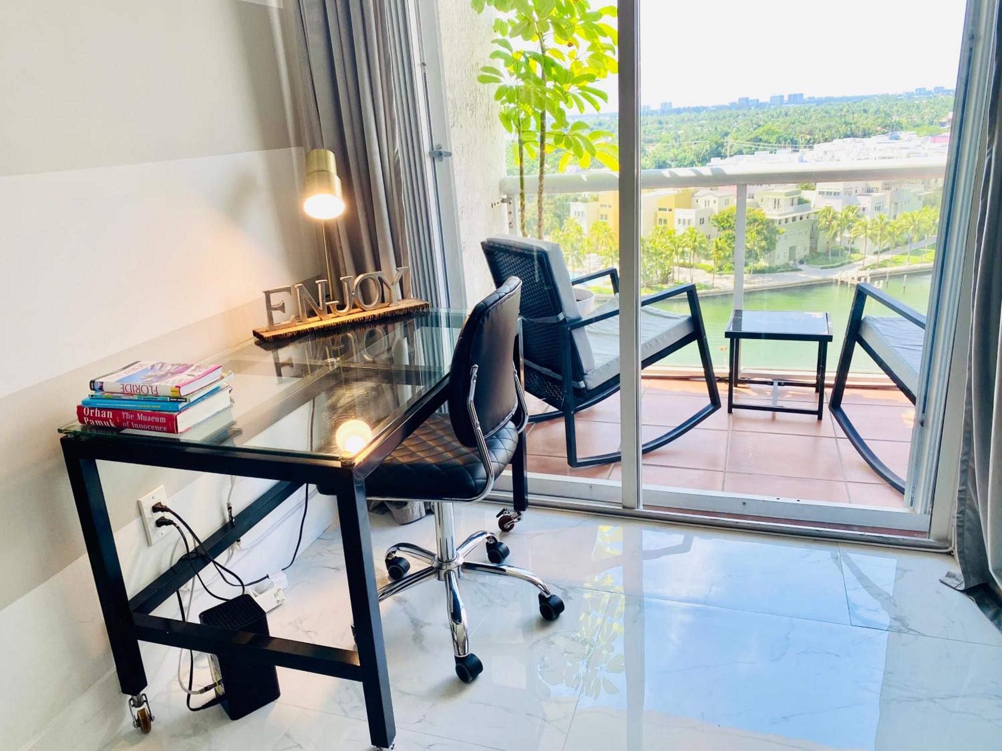 Ocean Bay Views 2bdr 2bath Parking Apartment *